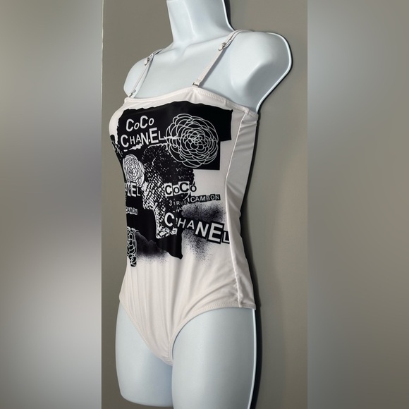 CHANEL Monochrome Graphic One Piece Swimsuit (887) - Picture 5 of 17
